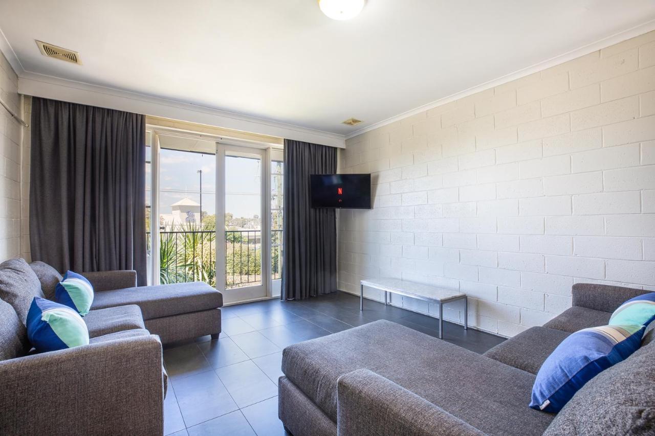 The Mulgrave Motel Bagian luar foto
